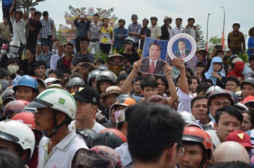 Bài thơ xúc động về ông Nguyễn Bá Thanh của giảng viên ĐHĐN